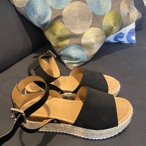 Women's Soda Flatform Sandals size 8.5